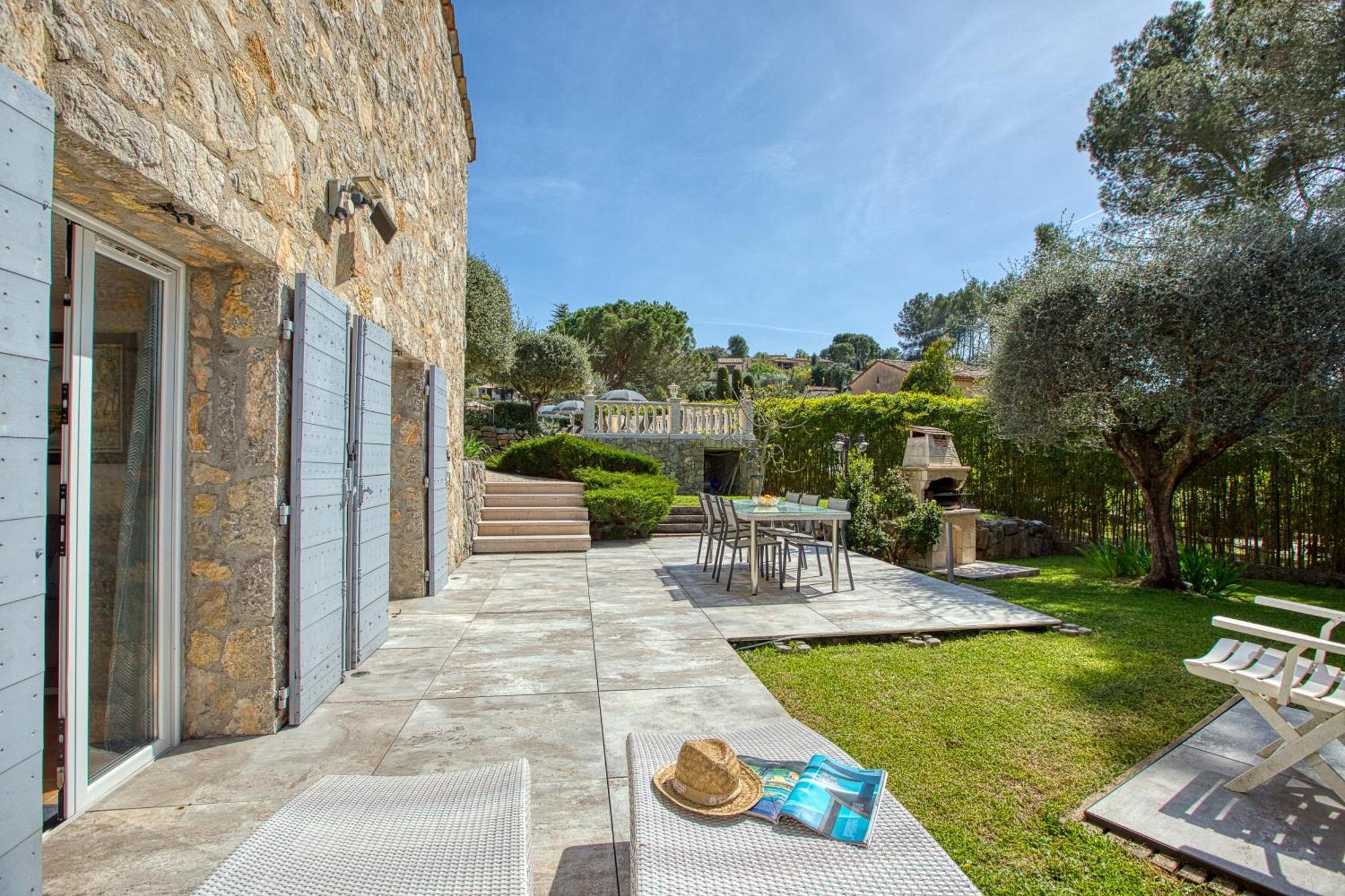 Gite Les Pins Climatise Piscine Chauffee Jardin Peymeinade Exterior photo